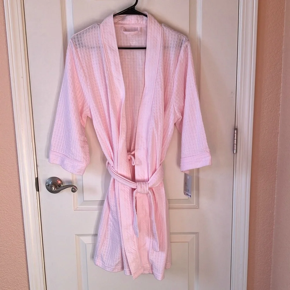 Host Pick! NWT pink robe from Croft & Barrow. Size small. - Picture 1 of 4